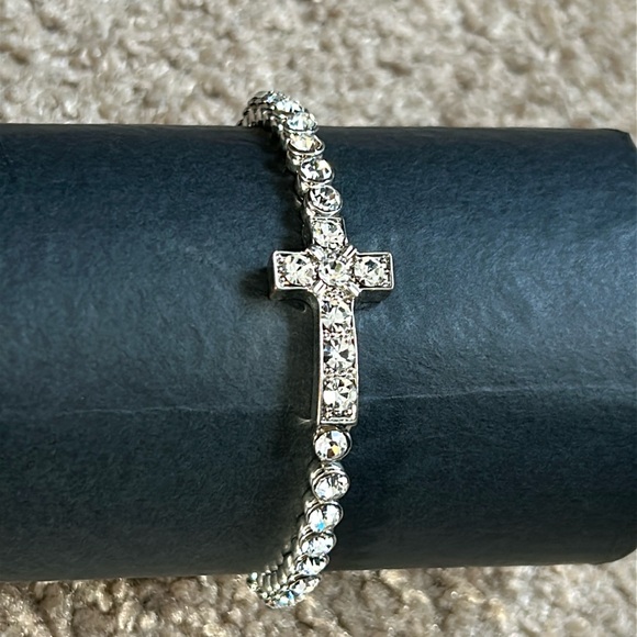 Vintage Jewelry - Women’s vintage dainty silver tone crystal bangle bracelet with cross one size
